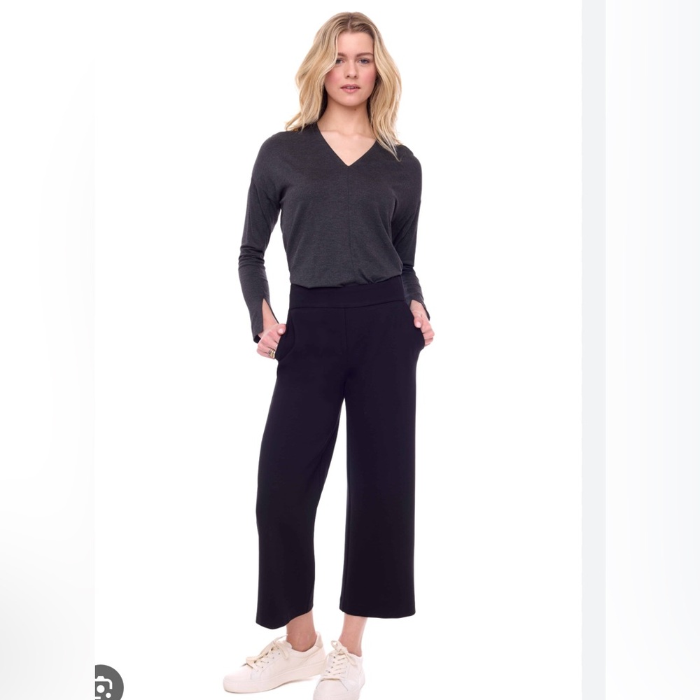 Stretch Ponte wide leg with tummy control. Nwt size 2